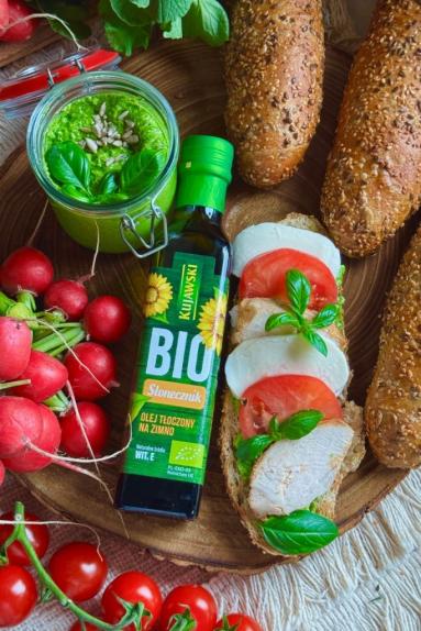 Zdjęcie - Pesto z liści rzodkiewki na oleju - Przepisy kulinarne ze zdjęciami