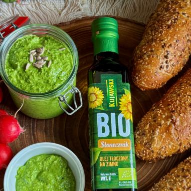 Zdjęcie - Pesto z liści rzodkiewki na oleju - Przepisy kulinarne ze zdjęciami