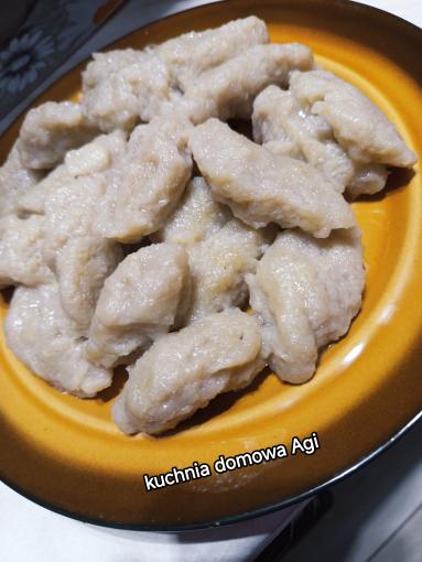 Zdjęcie - Szare kluski z surowych ziemniak&oacute;w okraszone boczkiem i cebulką - Przepisy kulinarne ze zdjęciami