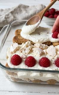 Zdjęcie - Tiramisu "Białe"z malinami - Przepisy kulinarne ze zdjęciami