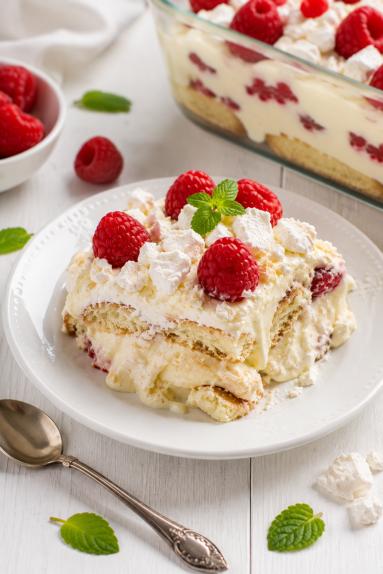 Zdjęcie: Tiramisu "Białe"z malinami Zdjęcie - Tiramisu "Białe"z malinami - Przepisy kulinarne ze zdjęciami