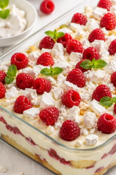 Zdjęcie: Tiramisu "Białe"z malinami Zdjęcie - Tiramisu "Białe"z malinami - Przepisy kulinarne ze zdjęciami