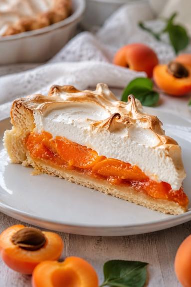 Zdjęcie: Tarta morelowa z delikatną bezą Zdjęcie - Tarta morelowa z delikatną bezą - Przepisy kulinarne ze zdjęciami