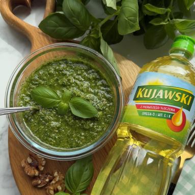 Zdjęcie: Pesto bazyliowe na oleju rzepakowym Zdjęcie - Pesto bazyliowe na oleju rzepakowym - Przepisy kulinarne ze zdjęciami