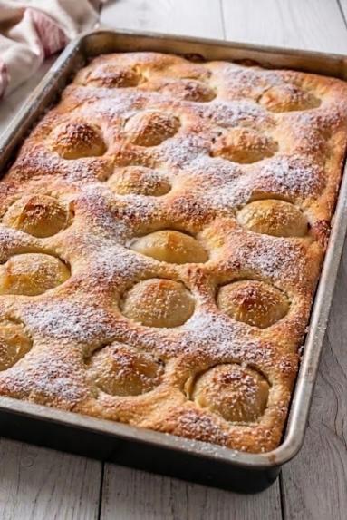 Zdjęcie - Ciasto ucierane z poł&oacute;wkami jabłek - Przepisy kulinarne ze zdjęciami