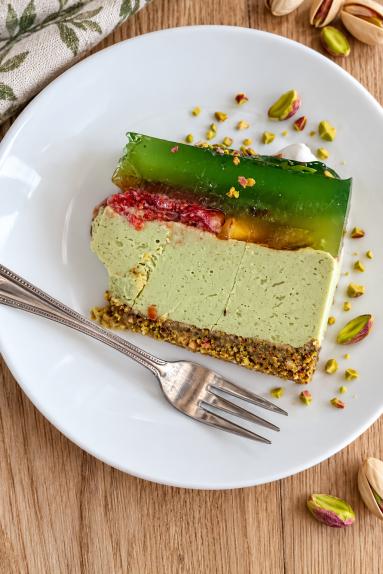 Zdjęcie: Sernik pistacjowy / na zimno Zdjęcie - Sernik pistacjowy / na zimno - Przepisy kulinarne ze zdjęciami