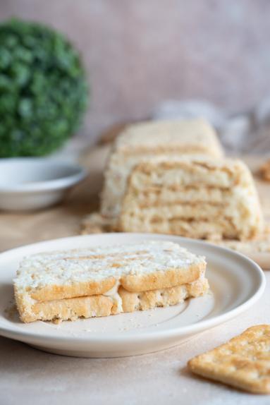 Zdjęcie - Rafaello na krakersach &ndash; bez pieczenia - Przepisy kulinarne ze zdjęciami