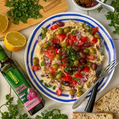 Zdjęcie: Hummus z olejem z ostropestu Zdjęcie - Hummus z olejem z ostropestu - Przepisy kulinarne ze zdjęciami