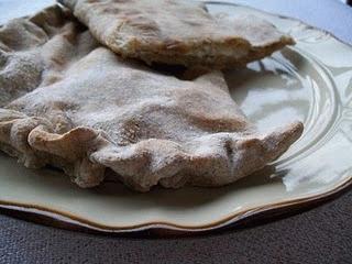 Zdjęcie - Flatbreads, czyli płaskie chlebki z  nadzieniem  - Przepisy kulinarne ze zdjęciami