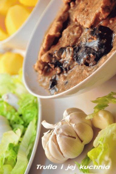 Zdjęcie - Pieczony schab z  grzybami  - Przepisy kulinarne ze zdjęciami