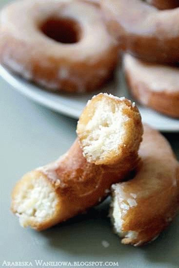 Zdjęcie - PĄCZKI Z DZIURKĄ NA MAŚLANCE (Buttermilk Donuts) - Przepisy kulinarne ze zdjęciami