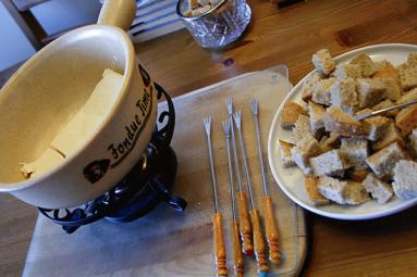 Zdjęcie - Fondue  serowe  - Przepisy kulinarne ze zdjęciami