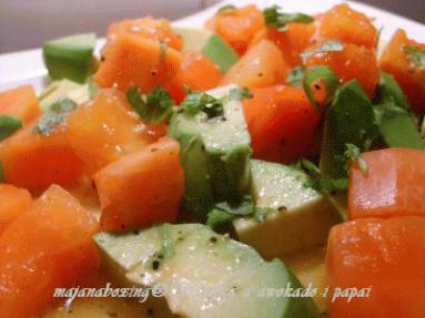 Zdjęcie - Sałatka z awokado i papai   - Przepisy kulinarne ze zdjęciami