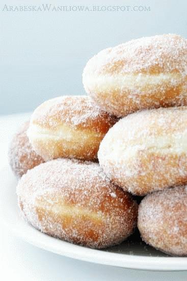 Zdjęcie - PĄCZKI Z DŻEMEM (Jelly Doughnuts) - Przepisy kulinarne ze zdjęciami