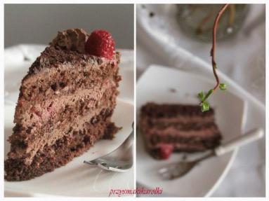 Zdjęcie - Czekoladowy tort z malinami - Przepisy kulinarne ze zdjęciami