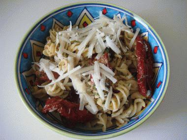 Zdjęcie - Świderki i suszone pomidory  - Przepisy kulinarne ze zdjęciami