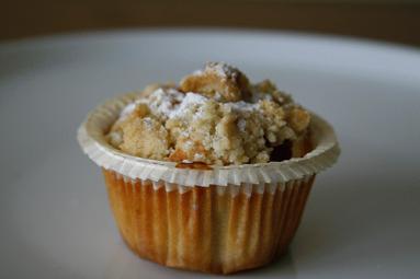 Zdjęcie - Chrupiące, rabarbarowe  muffiny  - Przepisy kulinarne ze zdjęciami