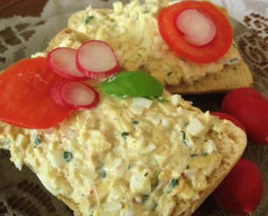 Zdjęcie - Pasta jajeczna z  rzodkiewkami  - Przepisy kulinarne ze zdjęciami
