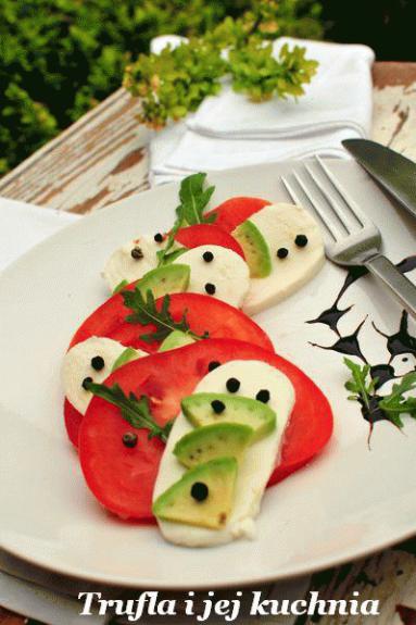 Zdjęcie - Mozarella z pomidorem i  awokado  - Przepisy kulinarne ze zdjęciami