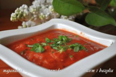 Zdjęcie - Zupa pomidorowa z czosnkiem i bazylią  - Przepisy kulinarne ze zdjęciami