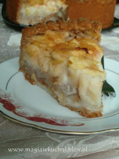 Zdjęcie - Budyniowe ciasto z jabłkami   - Przepisy kulinarne ze zdjęciami