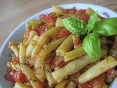 Zdjęcie - Fasolka szparagowa z pomidorami po  prowansalsku  - Przepisy kulinarne ze zdjęciami