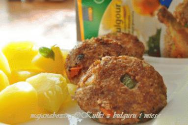 Zdjęcie - Smażone kulki z bulguru i mięsa  - Przepisy kulinarne ze zdjęciami