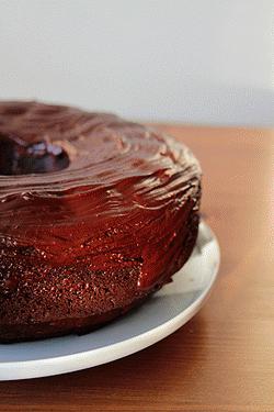 Zdjęcie - Ciasto czekoladowe z  polewą  - Przepisy kulinarne ze zdjęciami