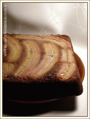 Zdjęcie - Odwrócone ciasto z bananami i syropem klonowym  - Przepisy kulinarne ze zdjęciami