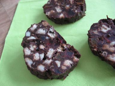 Zdjęcie - Salami  czekoladowo-owocowe  - Przepisy kulinarne ze zdjęciami