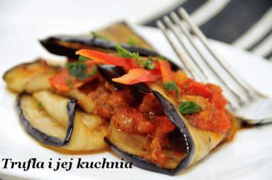 Zdjęcie - Zapiekany bakłażan z pomidorem i  papryką  - Przepisy kulinarne ze zdjęciami