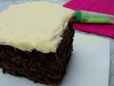 Zdjęcie - Ciasto czekoladowo - buraczane z polewą z białej czekolady i pasty  Wasabi  - Przepisy kulinarne ze zdjęciami