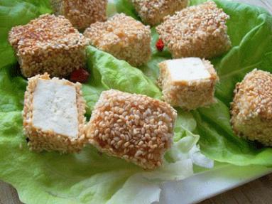 Zdjęcie - Złociste kąski tofu w  sezamie  - Przepisy kulinarne ze zdjęciami