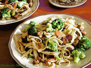 Zdjęcie - Chow Mein z  warzywami  - Przepisy kulinarne ze zdjęciami