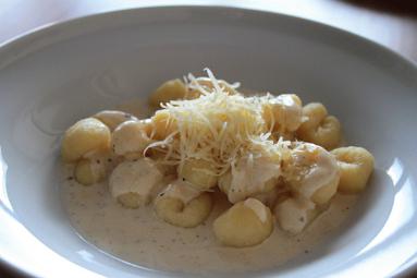 Zdjęcie - Gnocchi z sosem  serowym  - Przepisy kulinarne ze zdjęciami