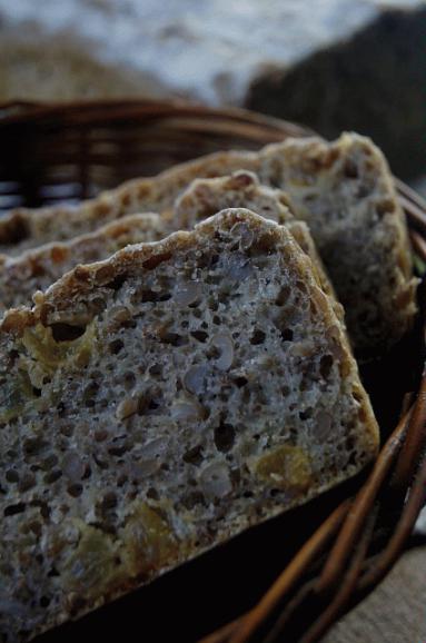 Zdjęcie - Chleb z pszenicą i rodzynkami   - Przepisy kulinarne ze zdjęciami
