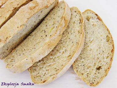 Zdjęcie - Chleb z cebulą i  makiem  - Przepisy kulinarne ze zdjęciami