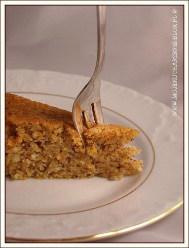Zdjęcie - Ciasto marchewkowe z orzechami  - Przepisy kulinarne ze zdjęciami