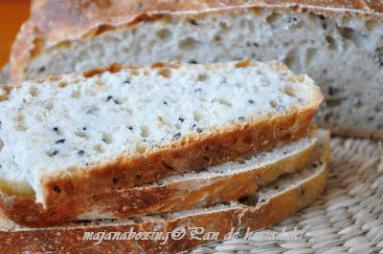 Zdjęcie - Grecki chleb na zakwasie - Pan de Horiadaki  - Przepisy kulinarne ze zdjęciami