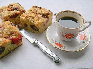 Zdjęcie - Maślankowe ciasto z kardamonem i  śliwkami  - Przepisy kulinarne ze zdjęciami