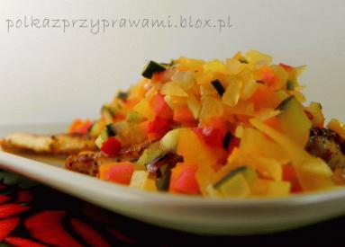 Zdjęcie - Grillowany kurczak z salsą warzywną i restauracja meksykańska w Ostrawie  - Przepisy kulinarne ze zdjęciami