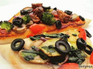 Zdjęcie - Trójkątne mini  pizze  - Przepisy kulinarne ze zdjęciami