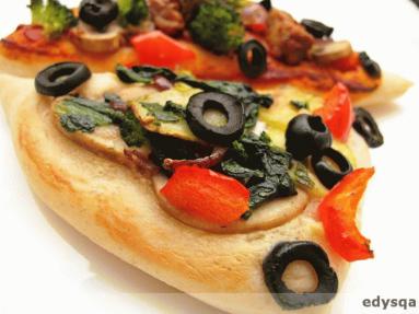 Zdjęcie - Trójkątne mini  pizze  - Przepisy kulinarne ze zdjęciami