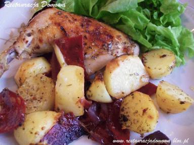 Zdjęcie - Kurczak po hiszpańsku z chorizo i ziemniakami.  - Przepisy kulinarne ze zdjęciami