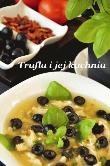 Zdjęcie - Drobiowa galaretka z oliwkami i  bazylią  - Przepisy kulinarne ze zdjęciami