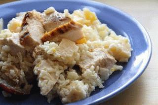 Zdjęcie - sałatka ryżowa z grillowanym kurczakiem - Przepisy kulinarne ze zdjęciami