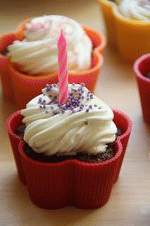 Zdjęcie - urodzinowe muffinki - Przepisy kulinarne ze zdjęciami