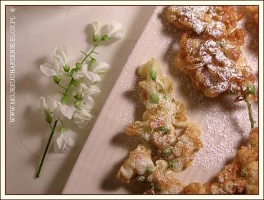 Zdjęcie - Kwiaty akacji w cieście naleśnikowym  - Przepisy kulinarne ze zdjęciami
