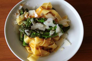 Zdjęcie - Pappardelle z zielonymi  szparagami  - Przepisy kulinarne ze zdjęciami
