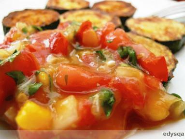 Zdjęcie - Smażona cukinia z pikantną salsą z  mango  - Przepisy kulinarne ze zdjęciami